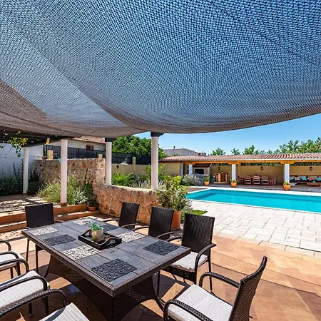 My Dalmatia - Kadulja With Private Pool And Tennis Court Sveti Filip i Jakov